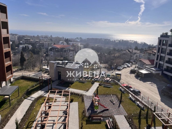 Тристаен апартамент в к.к. Св.Св. Константин и Елена - 148 кв.м за 2433 €/кв.м - Снимка #1