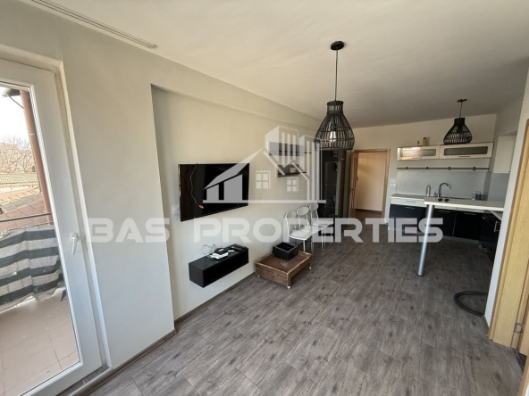 Дава се под наем Тристаен апартамент в София, Люлин 8 - 72 кв.м за 500 € - Снимка #1