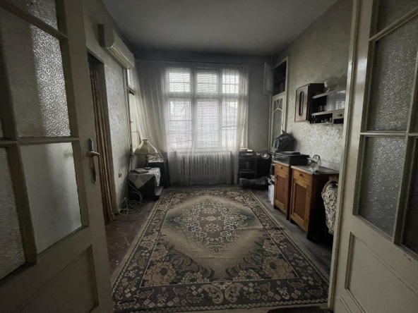 Двустаен апартамент в София, Център - 70 кв.м за 3715 €/кв.м - Снимка #1