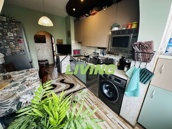 Тристаен апартамент в Пловдив, Кършияка - 80 кв.м за 1913 €/кв.м - Снимка #1