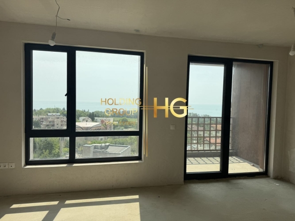 Тристаен апартамент в к.к. Св.Св. Константин и Елена - 148 кв.м за 2028 €/кв.м - Снимка #1