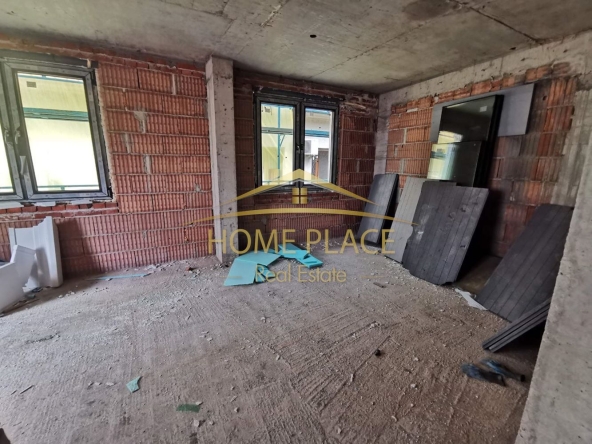 Тристаен апартамент в Варна, Център - 88 кв.м за 3750 €/кв.м - Снимка #1