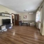 Дава се под наем Тристаен апартамент в Пловдив, Въстанически - 100 кв.м за 612 € - Снимка #1