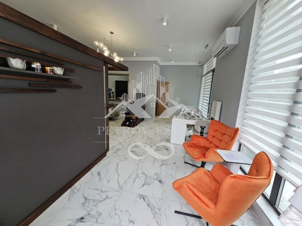 Магазин в Велинград - 61 кв.м за 2010 €/кв.м - Снимка #1