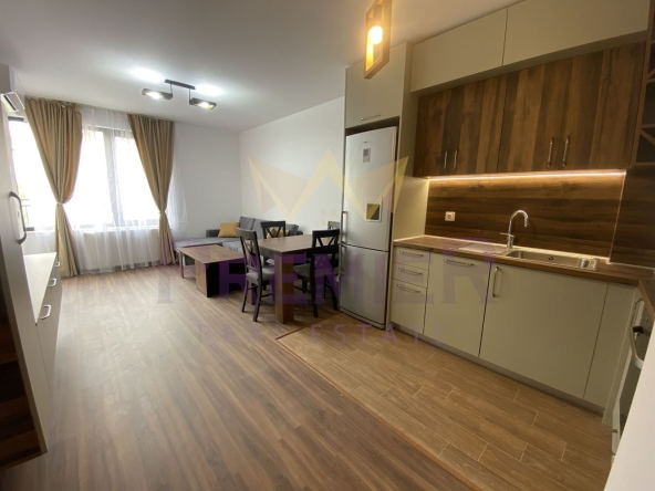 Дава се под наем Двустаен апартамент в София, Център - 69 кв.м за 816 € - Снимка #1