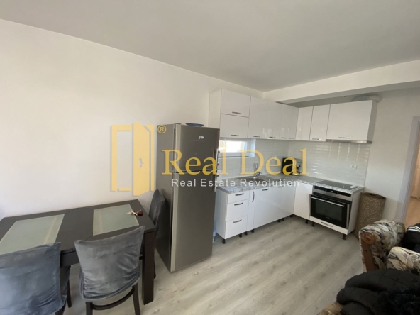 Дава се под наем Тристаен апартамент в Пловдив, Каменица 2 - 100 кв.м за 550 € - Снимка #1