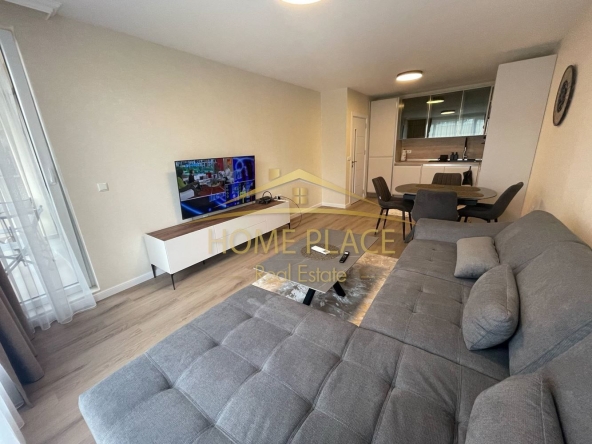 Дава се под наем Двустаен апартамент в Варна, Възраждане 1 - 65 кв.м за 510 € - Снимка #1