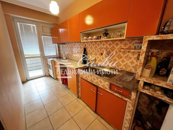 Дава се под наем Двустаен апартамент в Шумен, Добруджански - 75 кв.м за 255 € - Снимка #1