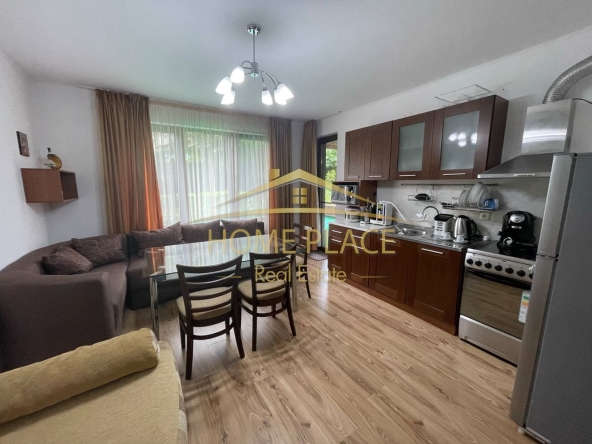 Дава се под наем Двустаен апартамент в к.к. Св.Св. Константин и Елена - 80 кв.м за 612 € - Снимка #1