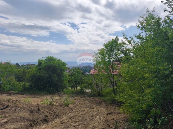 Парцел в Варна, Изгрев - 890 кв.м за 76 €/кв.м - Снимка #1