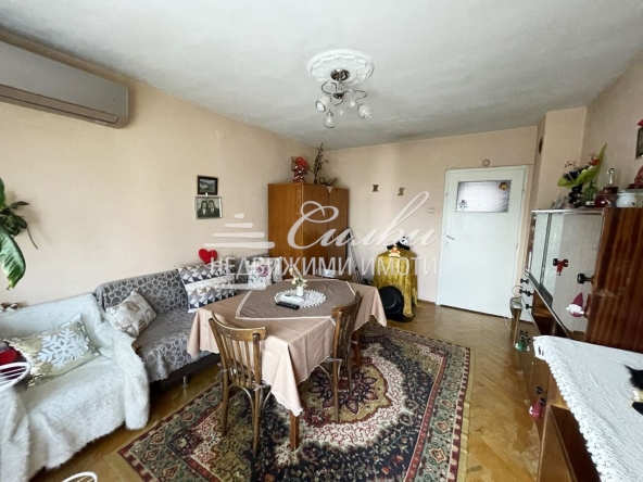 Тристаен апартамент в Шумен, Тракия - 77 кв.м за 1351 €/кв.м - Снимка #1