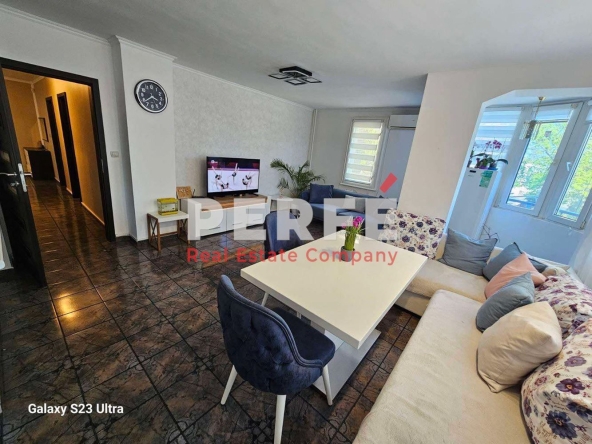 Тристаен апартамент в Бургас, Славейков - 95 кв.м за 1990 €/кв.м - Снимка #1