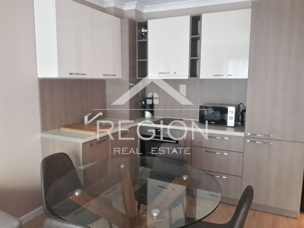 Дава се под наем Двустаен апартамент в Варна, Център - 55 кв.м за 71.4 € - Снимка #1