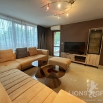 Дава се под наем Тристаен апартамент в Варна, Център - 122 кв.м за 1300 € - Снимка #1