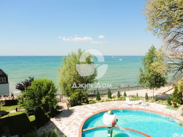 Тристаен апартамент в к.к. Елените - 115 кв.м за 1374 €/кв.м - Снимка #1