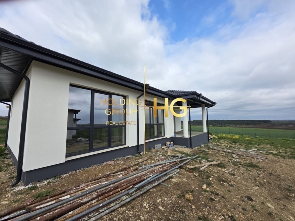 Къща в с. Кичево, Област Варна - 166 кв.м за 1561 €/кв.м - Снимка #1