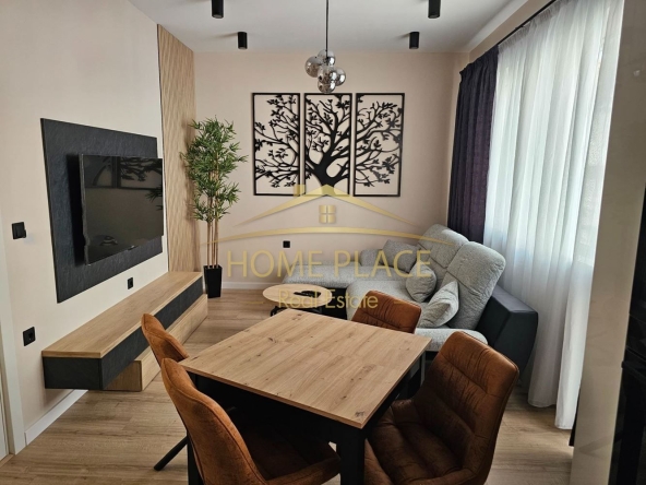 Дава се под наем Тристаен апартамент в Варна, Център - 90 кв.м за 3570 € - Снимка #1