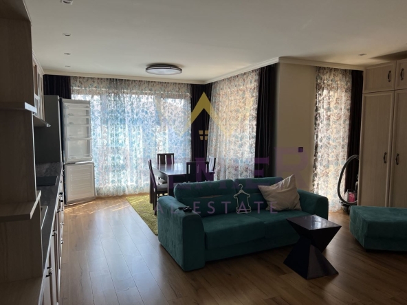 Дава се под наем Тристаен апартамент в Варна, м-т Траката - 100 кв.м за 800 € - Снимка #1