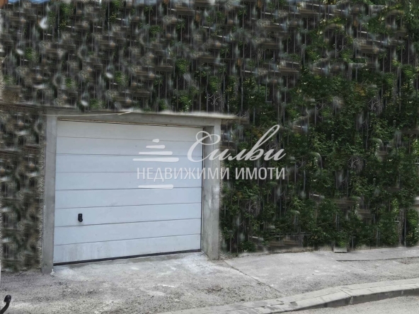 Гараж / Паркомясто в Шумен, Център - 22 кв.м за 1507 €/кв.м - Снимка #1