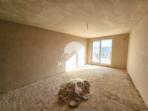 Тристаен апартамент в Варна, Погреби - 97 кв.м за 1918 €/кв.м - Снимка #1