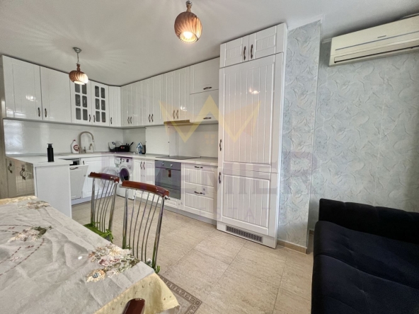 Дава се под наем Четиристаен апартамент в Варна, Трошево - 96 кв.м за 663 € - Снимка #1