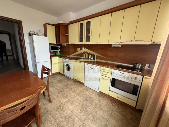 Дава се под наем Четиристаен апартамент в Варна, Морска градина - 140 кв.м за 765 € - Снимка #1