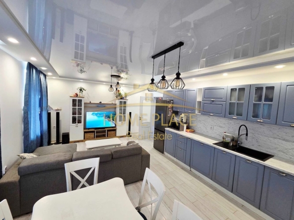 Дава се под наем Тристаен апартамент в Варна, Левски - 80 кв.м за 765 € - Снимка #1