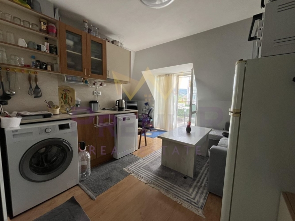 Дава се под наем Двустаен апартамент в Варна, Левски - 40 кв.м за 357 € - Снимка #1