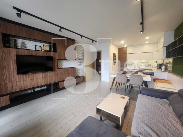 Дава се под наем Тристаен апартамент в София, Дружба 2 - 109 кв.м за 950 € - Снимка #1