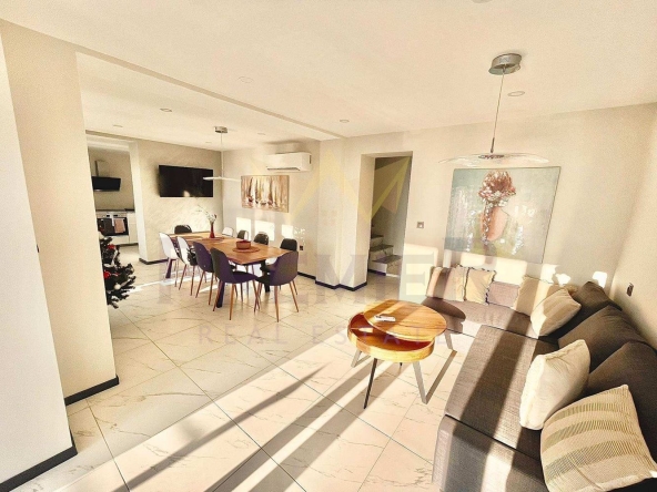 Къща в Балчик - 270 кв.м за 1667 €/кв.м - Снимка #1