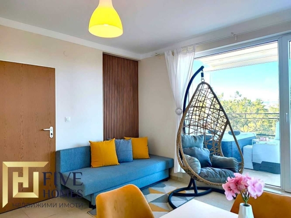 Двустаен апартамент в Бургас, Център - 62 кв.м за 1533 €/кв.м - Снимка #1