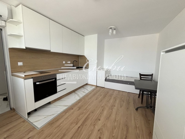 Дава се под наем Едностаен апартамент в Шумен, Тракия - 30 кв.м за 306 € - Снимка #1