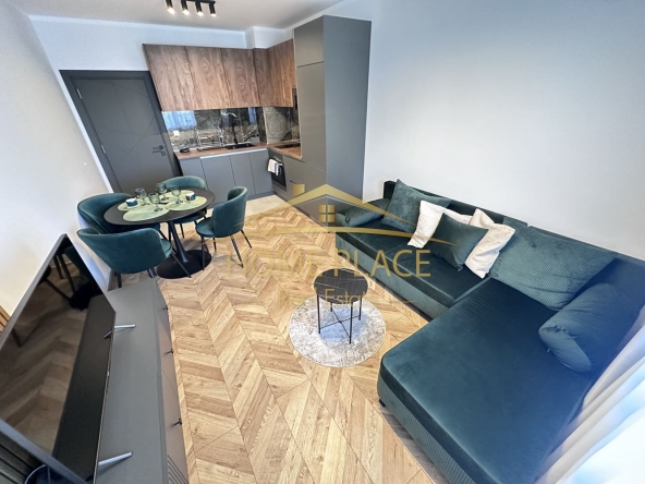 Дава се под наем Двустаен апартамент в Варна, Левски - 65 кв.м за 612 € - Снимка #1