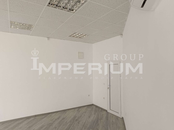 Дава се под наем Магазин в Варна, Кайсиева градина - 40 кв.м за 306 € - Снимка #1