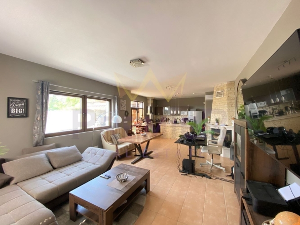 Къща в Варна, Изгрев - 120 кв.м за 2875 €/кв.м - Снимка #1