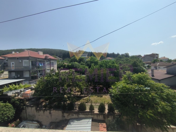 Многостаен апартамент в Аксаково - 140 кв.м за 1322 €/кв.м - Снимка #1