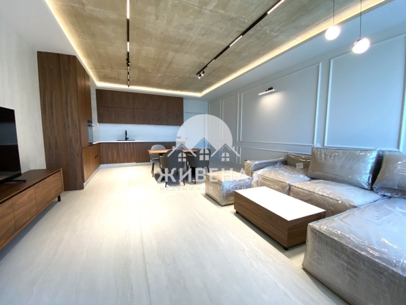 Дава се под наем Двустаен апартамент в к.к. Св.Св. Константин и Елена - 92 кв.м за 1300 € - Снимка #1