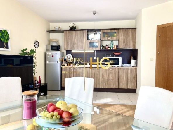 Двустаен апартамент в к.к. Св.Св. Константин и Елена - 70 кв.м за 2272 €/кв.м - Снимка #1