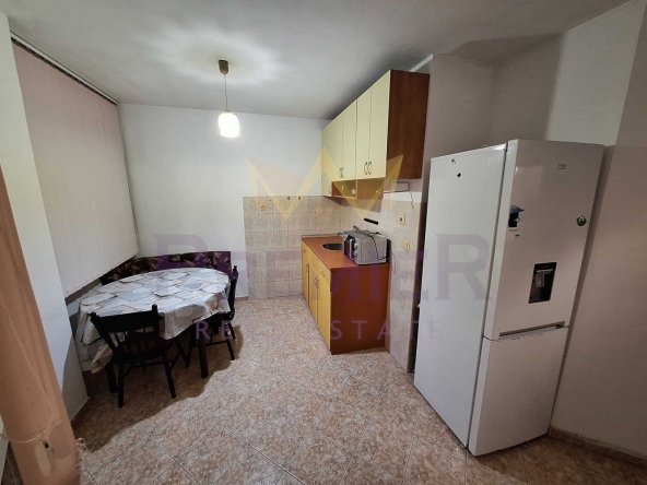 Дава се под наем Тристаен апартамент в Варна, Колхозен пазар - 70 кв.м за 484.5 € - Снимка #1