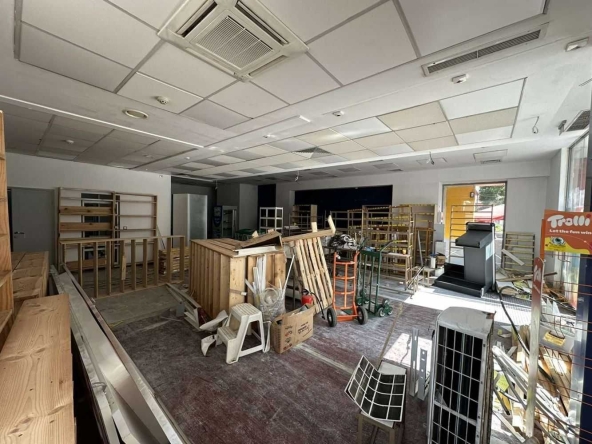 Дава се под наем Магазин в Пловдив, Кючук Париж - 157 кв.м за 2040 € - Снимка #1