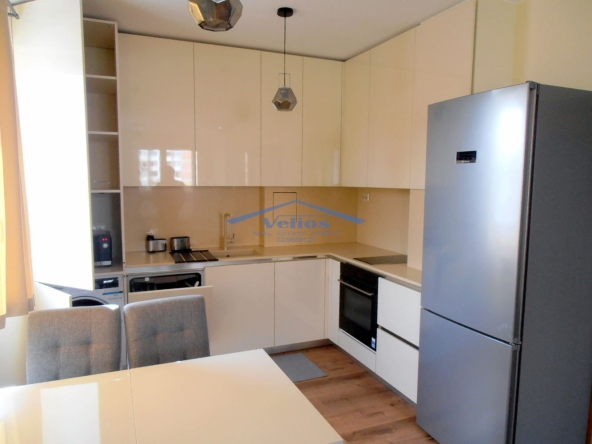 Дава се под наем Двустаен апартамент в София, Зона Б-18 - 78 кв.м за 715 € - Снимка #1