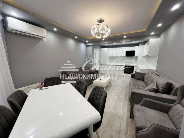 Двустаен апартамент в Шумен, Добруджански - 62 кв.м за 2016 €/кв.м - Снимка #1