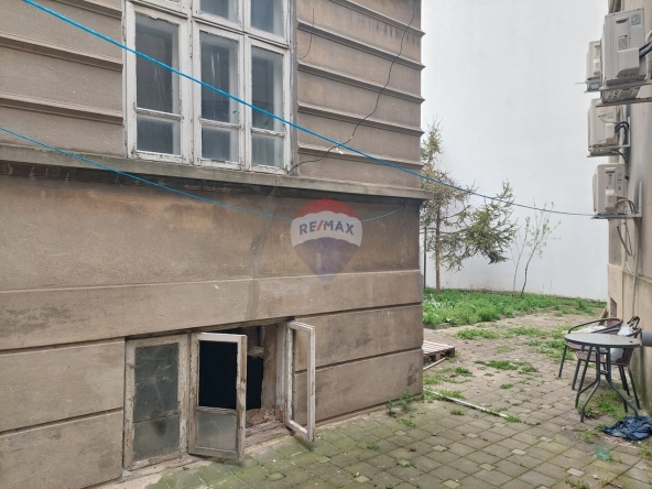 Етаж от къща в Варна, Гръцка махала - 53 кв.м за 1340 €/кв.м - Снимка #1