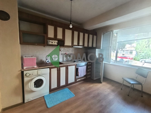 Дава се под наем Тристаен апартамент в Стара Загора, Център - 67 кв.м за 306 € - Снимка #1