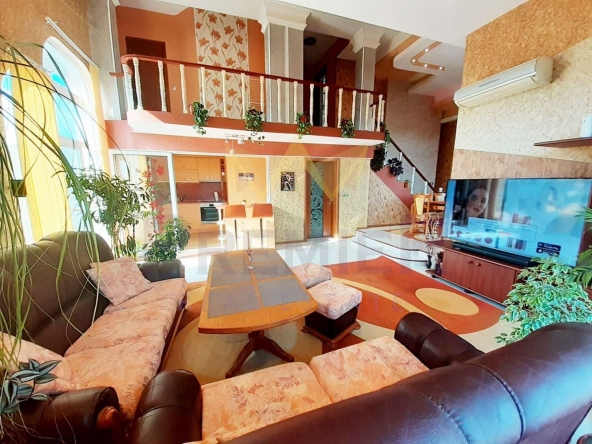 Дава се под наем Мезонет в Варна, Колхозен пазар - 150 кв.м за 765 € - Снимка #1