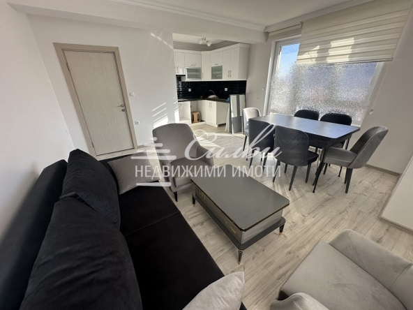 Тристаен апартамент в Шумен, Добруджански - 93 кв.м за 1700 €/кв.м - Снимка #1