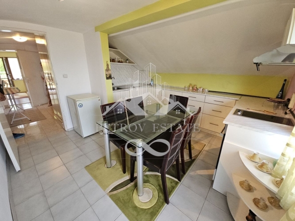 Тристаен апартамент в Велинград - 89 кв.м за 787 €/кв.м - Снимка #1