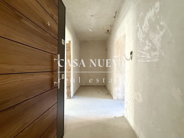 Тристаен апартамент в Перник, Изток - 94 кв.м за 935 €/кв.м - Снимка #1