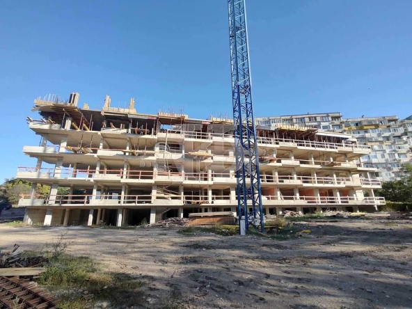 Двустаен апартамент в Варна, Възраждане 1 - 62 кв.м за 1051 €/кв.м - Снимка #1