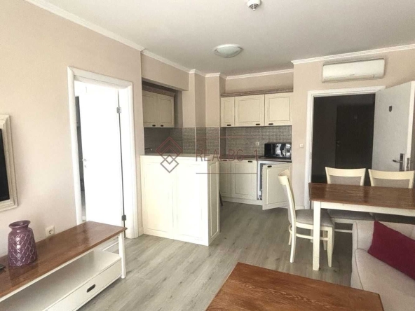 Тристаен апартамент в Балчик - 96 кв.м за 1055 €/кв.м - Снимка #1